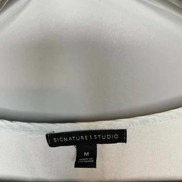 SIGNATURE STUDIO Boho Peasant Top Women's Medium Relaxed Fit Coastal Bell Sleeve - Picture 4 of 7